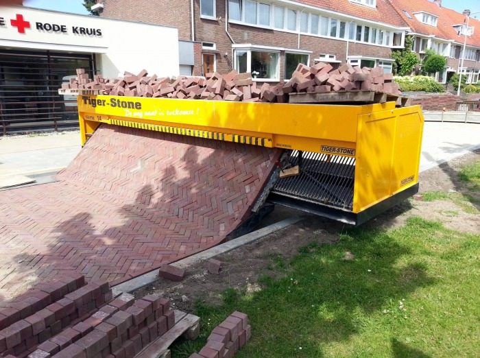 Brick Laying Machine