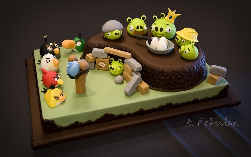 Angry Birds Cake